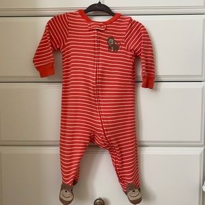 4/$10 Carter’s zip up pajama size 6 months